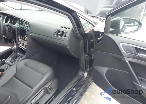 2021 Volkswagen Golf 1.4T Tsi z USA, uszkodzony, nr VIN 3VWG57AUXMM006074